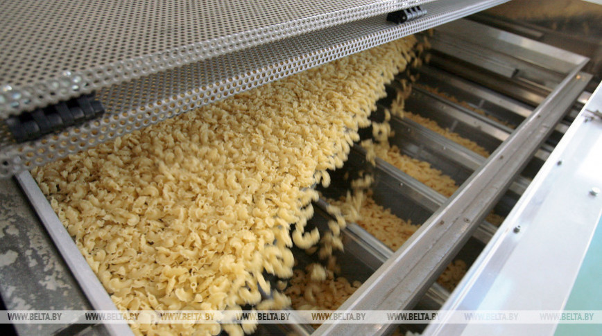 Беларусь временно запретила вывоз риса, макарон и муки