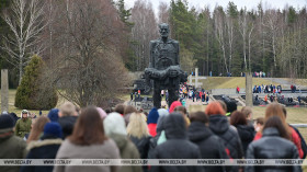 В школах Беларуси пройдет единый урок "О чем звонят колокола Хатыни" к 80-летию трагических событий