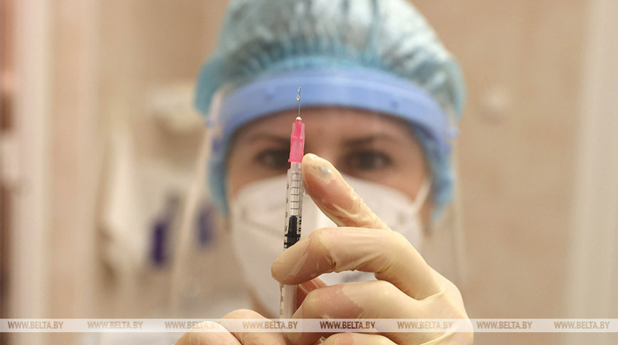 Более 65% привитых от коронавируса жителей Гомельской области получили бустерную вакцину
