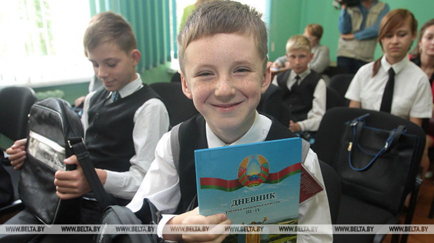 Более 2 тыс. ребят Гомельской области уже получили портфели по акции "Соберем детей в школу вместе"