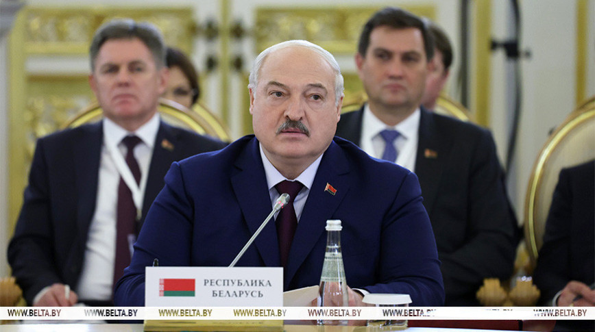 "Помним героев, боль и горе". Лукашенко проникновенно представил обращение глав СНГ к 80-летию Победы