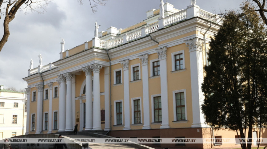 Необыкновенные гобелены представит выставка "Образы. Фактуры. Материалы" в Гомеле