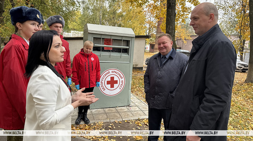 Почти 300 тонн вещей собрал за девять месяцев через контейнеры Красный Крест в Гомельской области