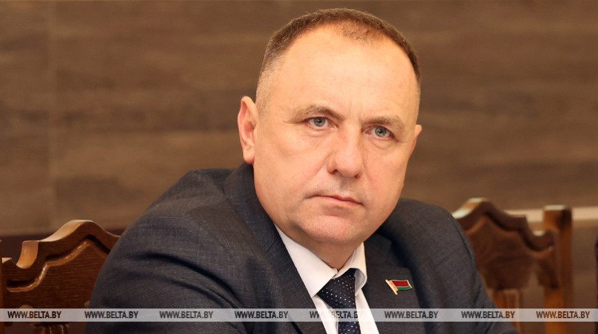 Усиление кадрами и электрофорез для сельчан: Бартош проинспектировал ФАПы в Гомельской области