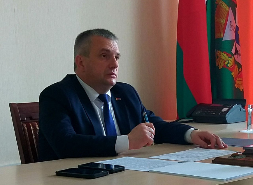 Проезд для школьников, споры соседей, земля для фермера: Крупко провел прием граждан в Гомеле