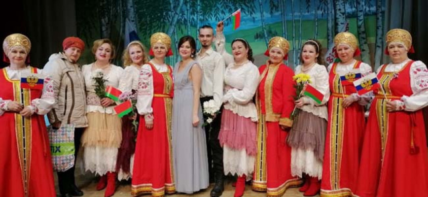 Гучалі песні аб сяброўстве і зямлі
