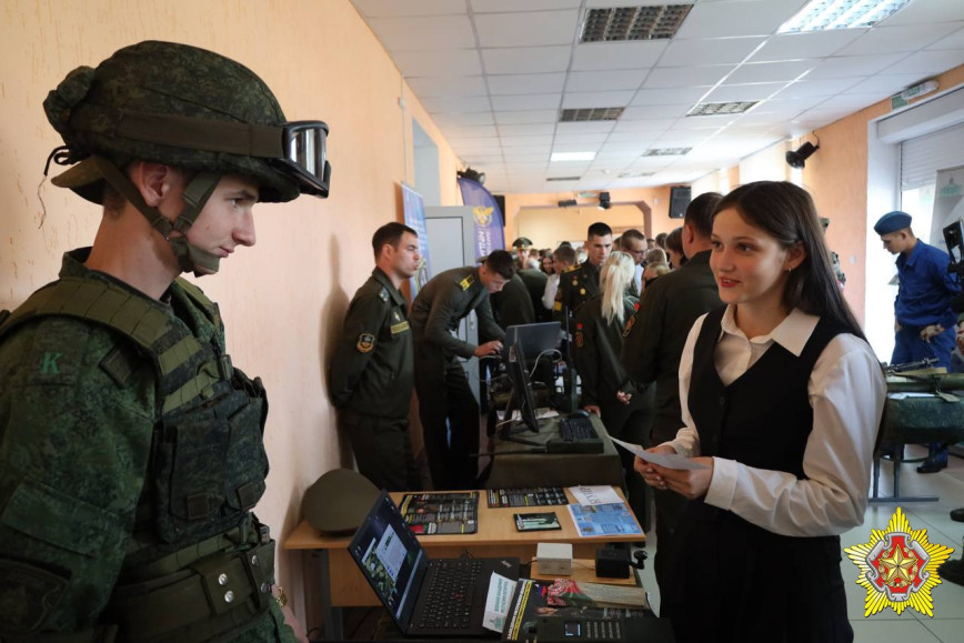 В Чечерске проходит военно-патриотическая акция «Готовы Родине служить», участниками которой стали школьники из Чечерского, Кормянского и Буда-Кошелёвского районов