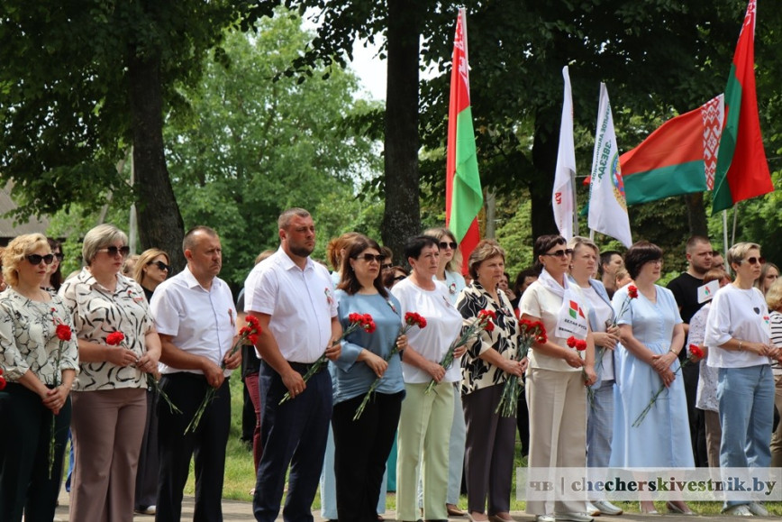 На Замковой горе в Чечерске прошел митинг-реквием