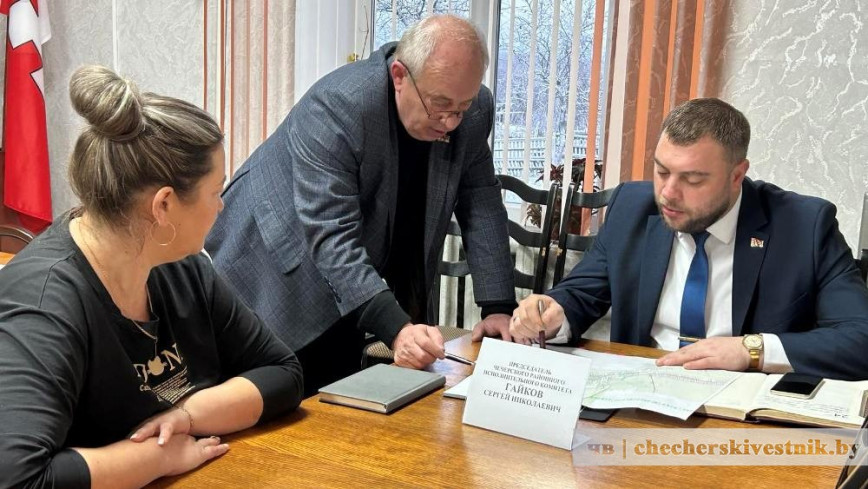Председатель Чечерского райисполкома Сергей Гайков провел прием граждан