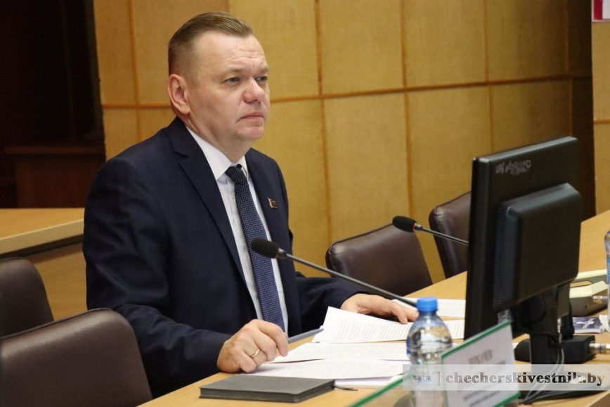 Дмитрий Алейников в Чечерске провел встречу с активом социальной сферы