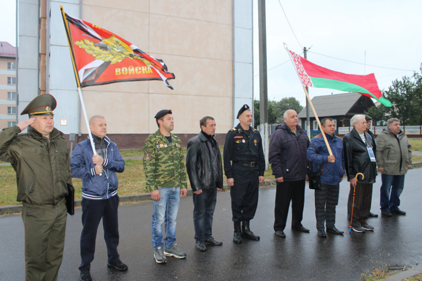 Непогода - не повод для танкистов отменить праздник