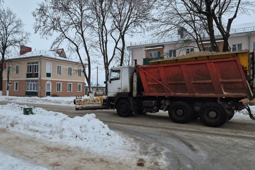 В Чечерском районе устраняют последствия ледяного дождя