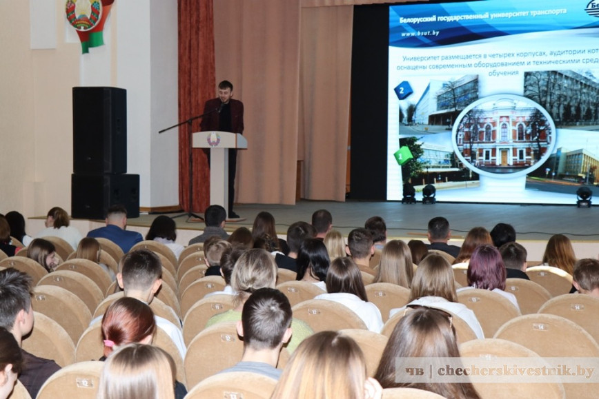 В Чечерске прошло профориентационное мероприятие “Ярмарка профессий”
