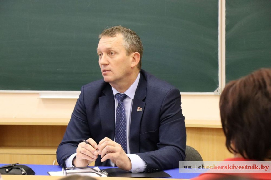 Глава Чечерского района провел электоральную встречу с педагогическим активом Залесской школы