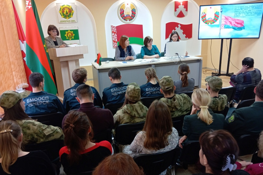 В Чечерске прошла диалоговая площадка «И пусть поколения помнят»