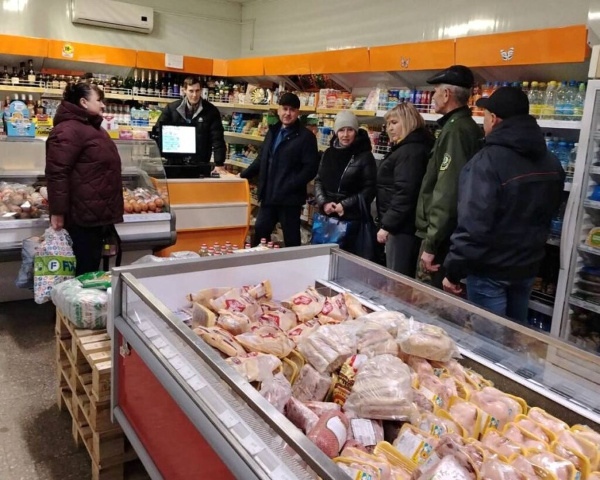 Глава депутатского корпуса проверил торговое обслуживание в Нисимковичах: жители довольны