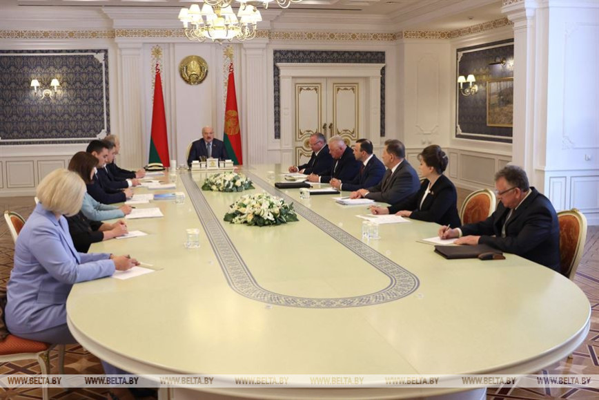 Lukashenko urges to finally decide on admission system in 2024