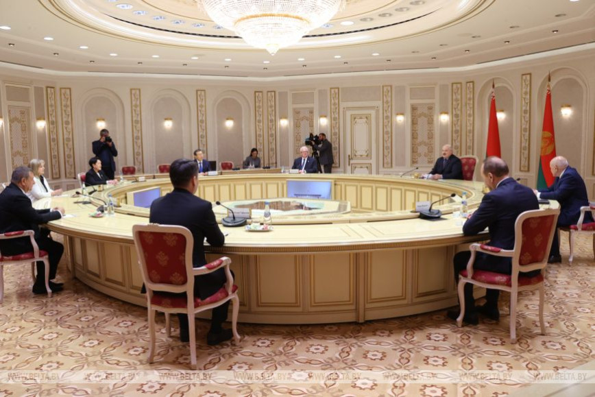 Lukashenko compares modern-day election campaigns to battlefield
