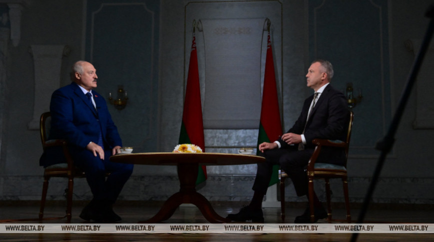 Lukashenko: Belarus handles the social burdens and keeps supporting people