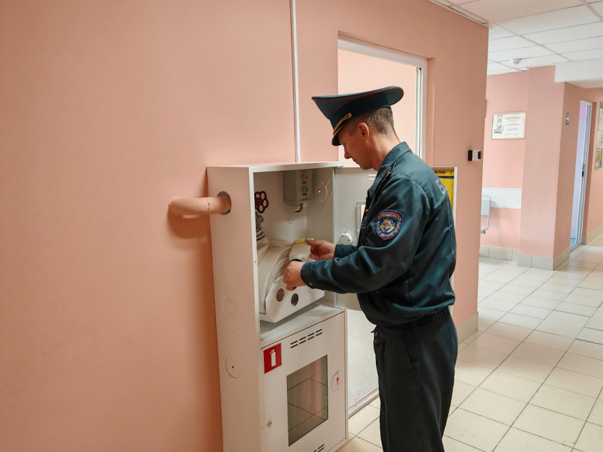 Инспекцией Чечерского районного подразделения МЧС в июне был проведен мониторинг УЗ «Чечерская центральная районная больница» на предмет соблюдения требований законодательства Республики Беларусь о пожарной безопасности