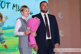 Ордэна Маці ўдастоена жыхарка Чачэрска Іна Драчова